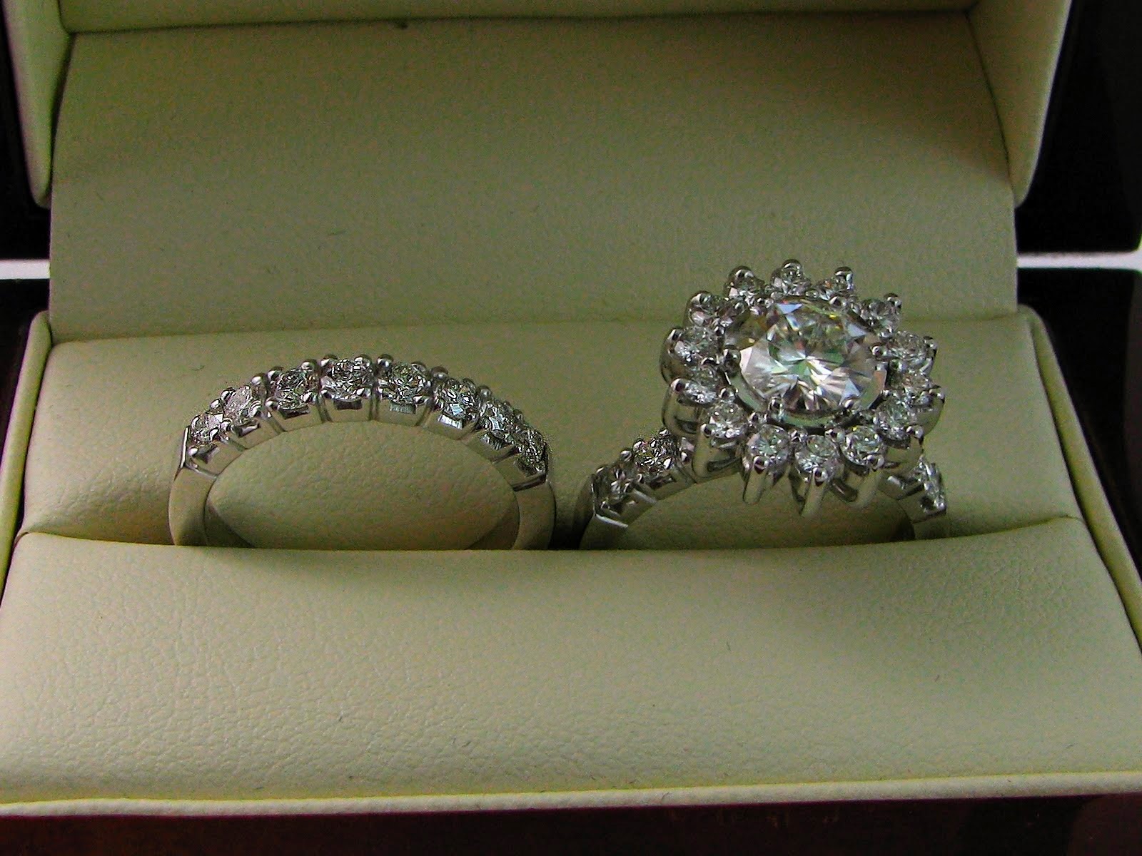 Wedding and engagement ring set
